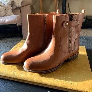 Cute girl/petite woman ankle boots